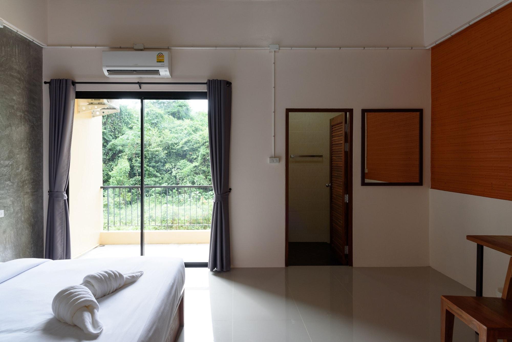 Srisuksant Urban Hotel Ban Nua Khlong Exterior photo